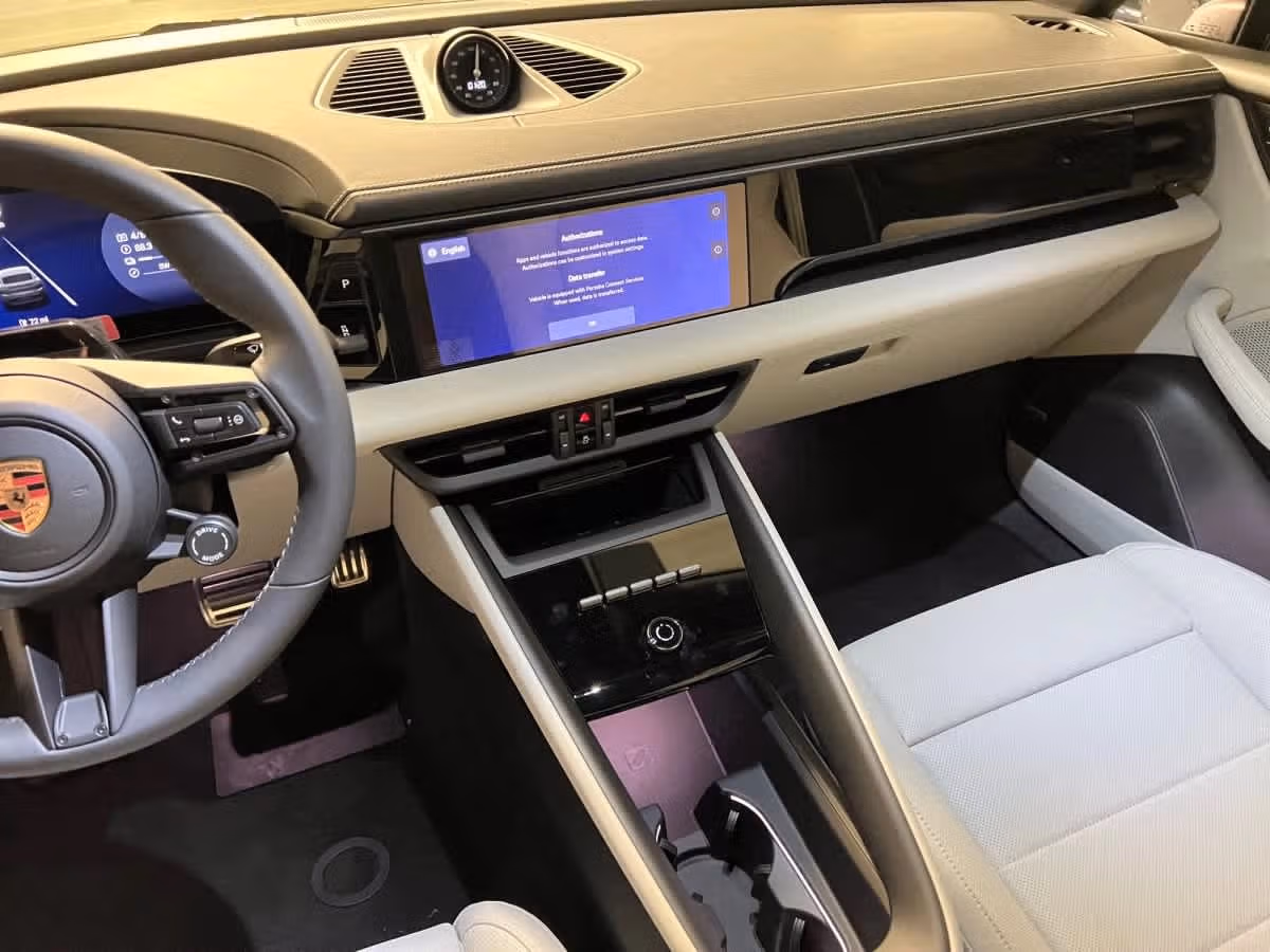 2026 Porsche Macan S - Photo 28