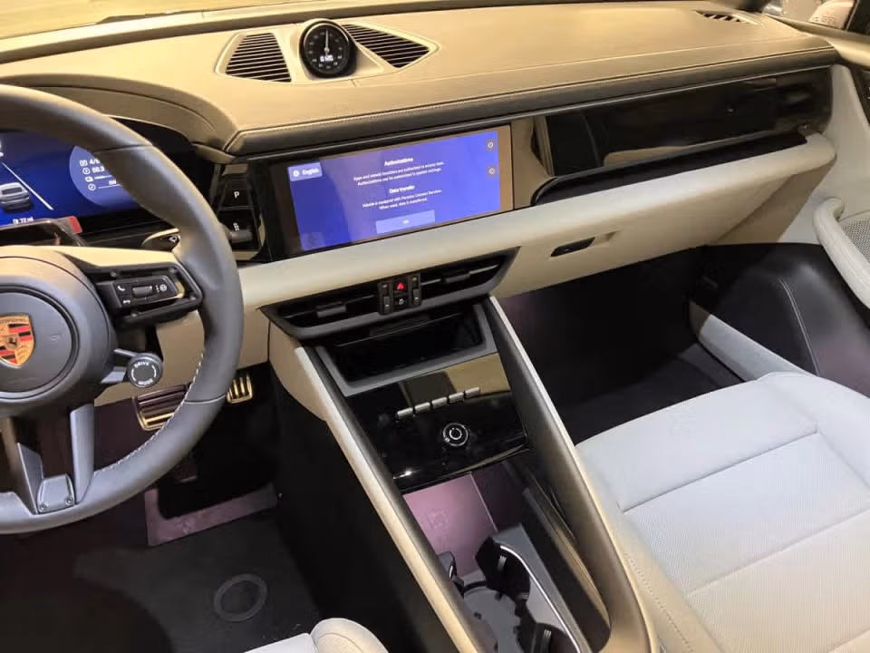 2026 Porsche Macan S - Photo 27