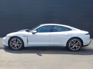 2025 Porsche Taycan S - Photo 9