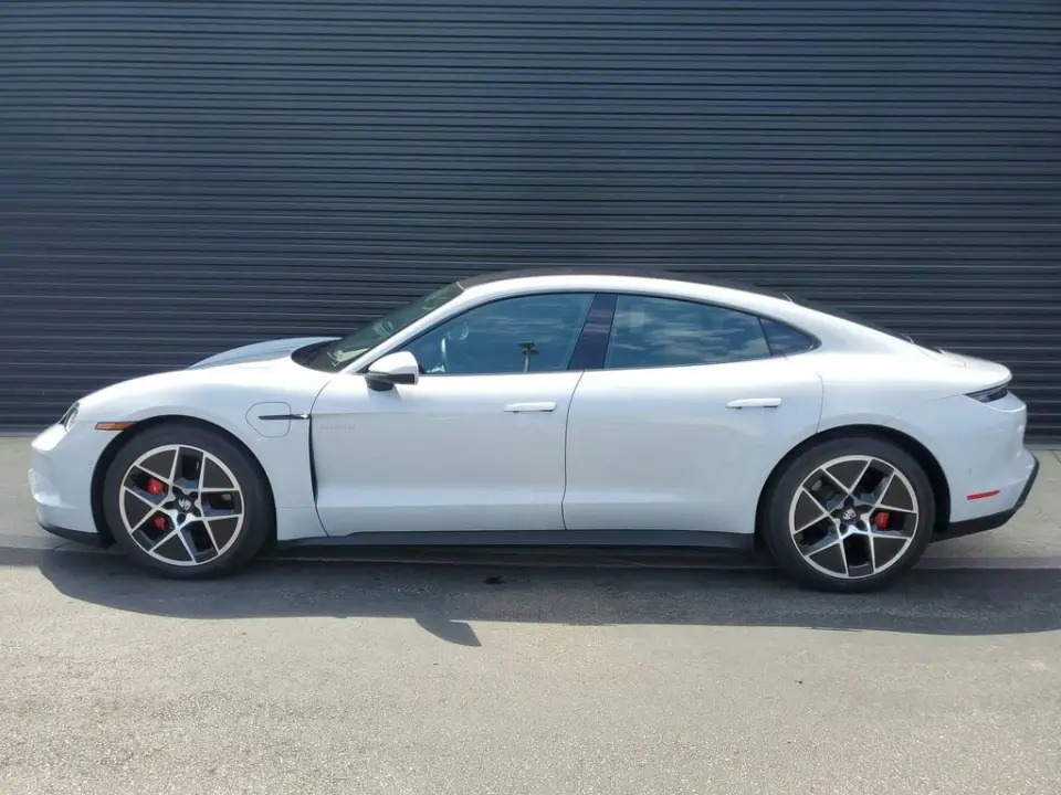 2025 Porsche Taycan S - Photo 15