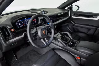 2025 Porsche Cayenne Coup Base - Photo 25
