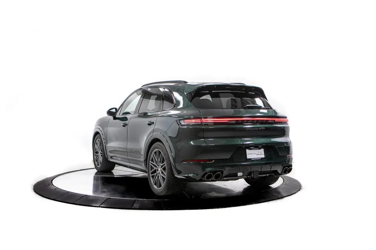 2025 Porsche Cayenne GTS - Photo 24