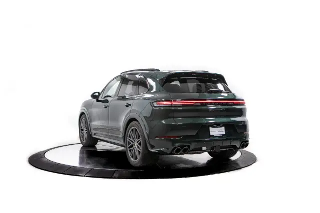 2025 Porsche Cayenne GTS - Photo 22
