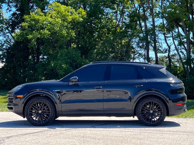 2025 Porsche Cayenne E-Hybrid - Photo 10