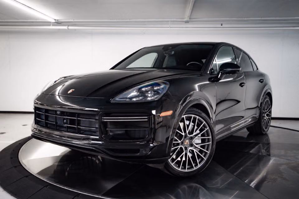 2020 Porsche Cayenne Turbo Coupe, photo 3