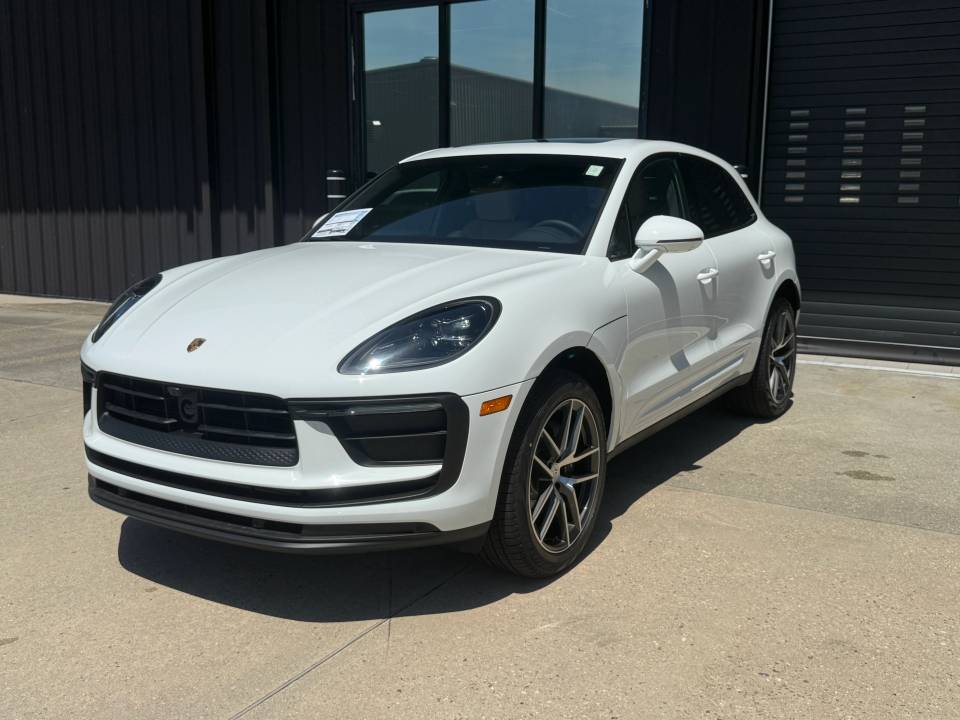 2026 Porsche Macan