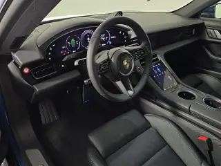 2025 Porsche Taycan Base - Photo 29