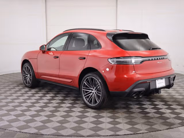 2025 Porsche Macan Base - Photo 18