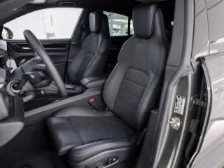 2025 Porsche Macan Base - Photo 33