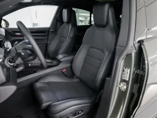 2025 Porsche Macan Base - Photo 37