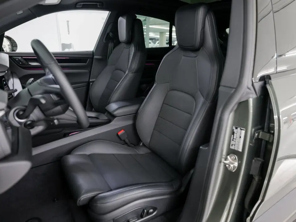 2025 Porsche Macan Base - Photo 39