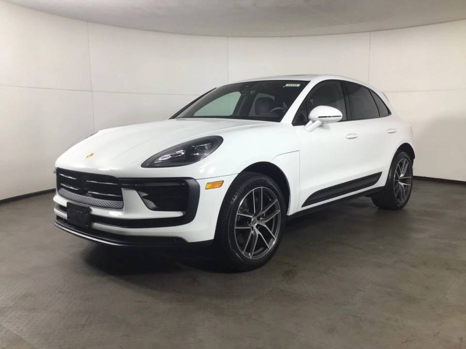 2026 Porsche Macan Base