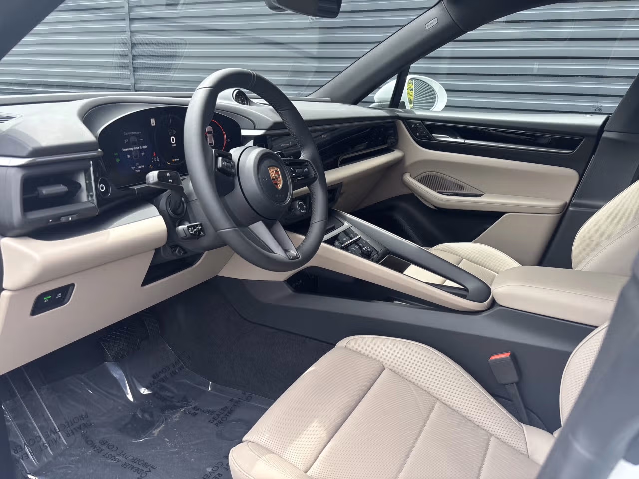 2025 Porsche Macan Base - Photo 28