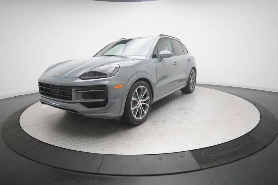 2025 Porsche Cayenne GTS