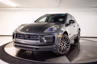 2026 Porsche Macan -'s photo