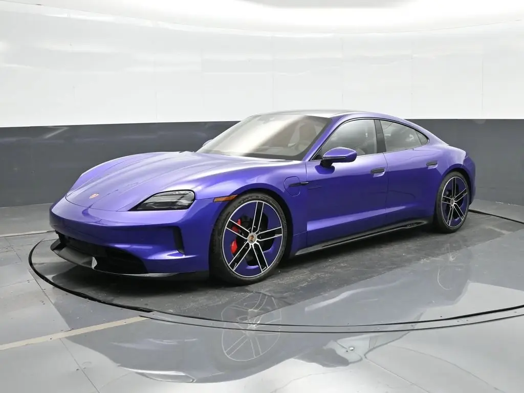 2026 Porsche Taycan GTS - Photo 8
