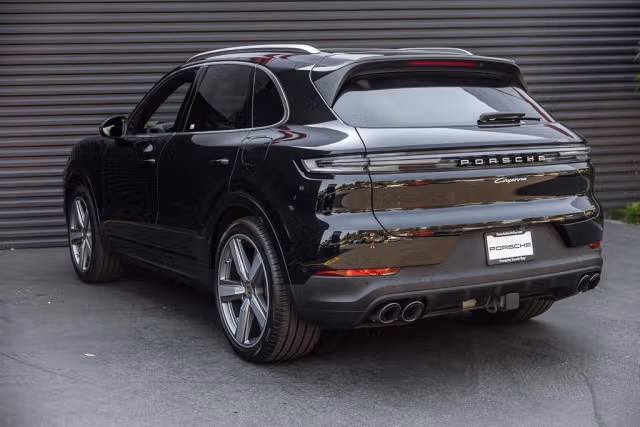 2024 Porsche Cayenne E-Hybrid - Photo 18