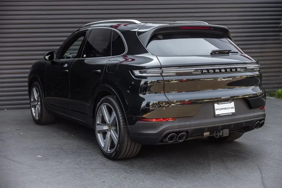 2024 Porsche Cayenne E-Hybrid - Photo 23