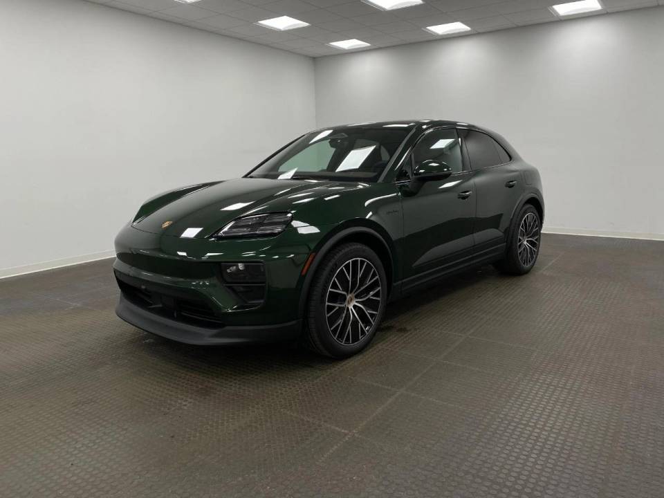 2026 Porsche Macan Base
