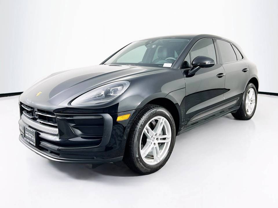2023 Porsche Macan Base