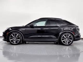 2025 Porsche Macan Base - Photo 9