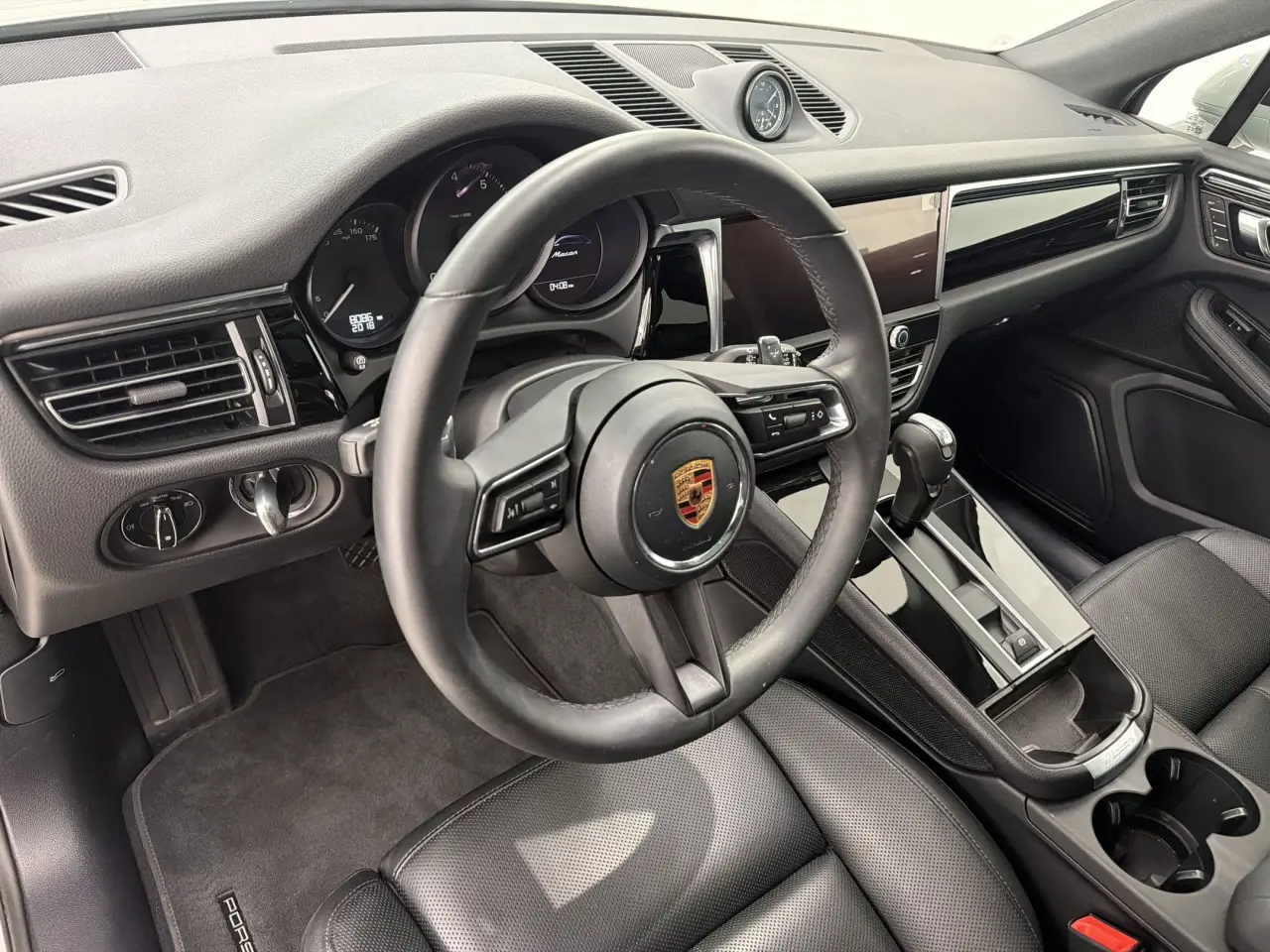 2026 Porsche Macan Base - Photo 32