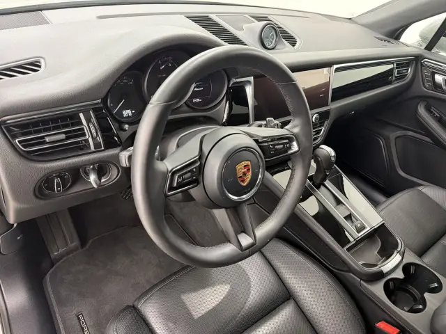 2026 Porsche Macan Base - Photo 30