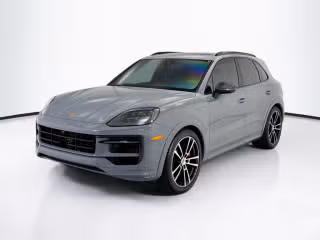 2025 Porsche Cayenne GTS's photo