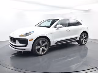 2025 Porsche Macan's photo