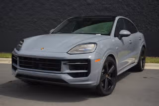 2025 Porsche Cayenne S E-Hybrid's photo