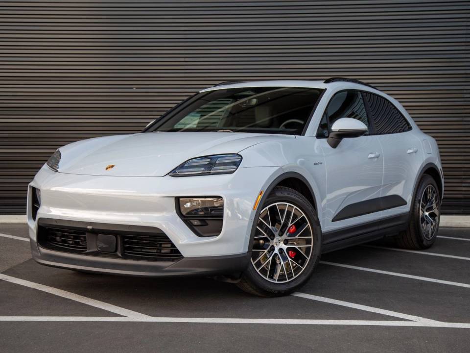 2025 Porsche Macan S