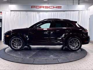 2026 Porsche Macan T - Photo 9