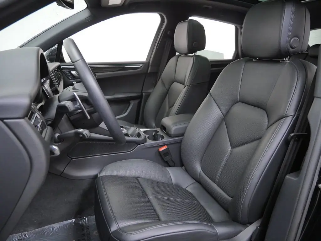 2026 Porsche Macan T - Photo 40