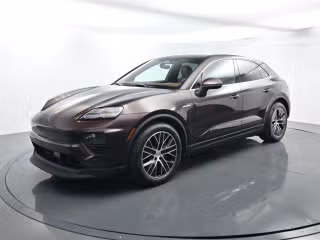 2025 Porsche Macan Macan 4 Electric's photo