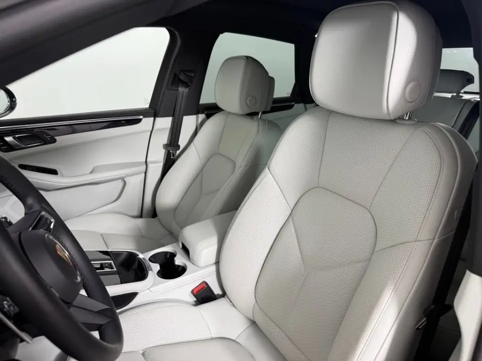 2026 Porsche Macan Base - Photo 39