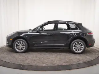 2026 Porsche Macan T - Photo 13