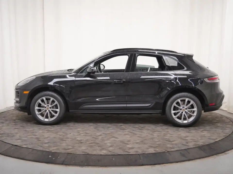2026 Porsche Macan T - Photo 15