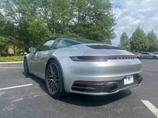 2022 Porsche 911 GTS - Photo 37