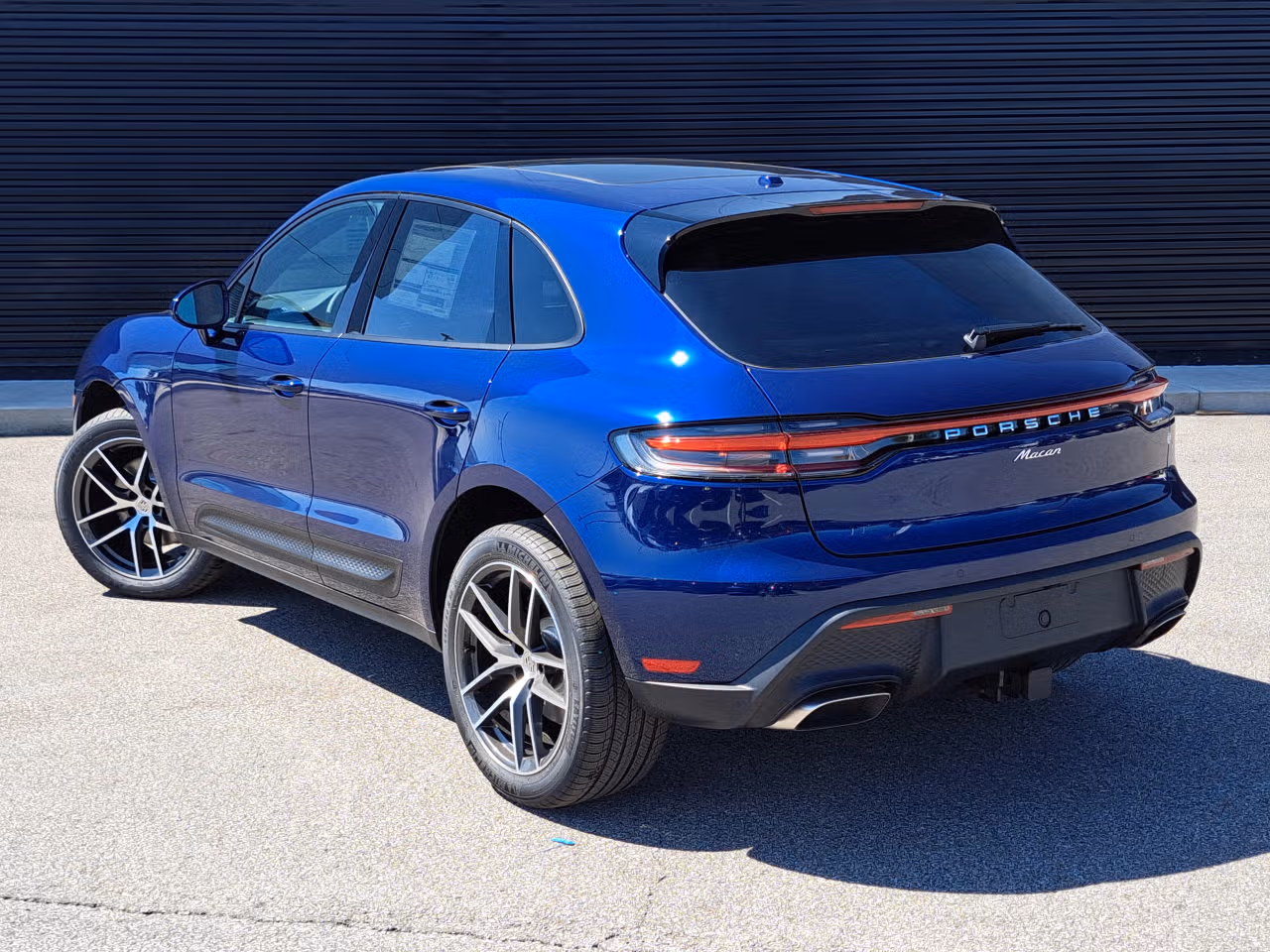 2025 Porsche Macan Base - Photo 20