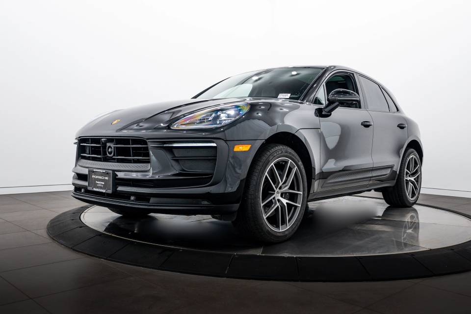 2023 Porsche Macan Base