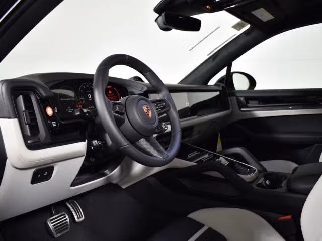 2026 Porsche Cayenne GTS - Photo 26
