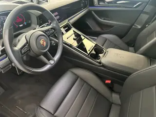 2026 Porsche Panamera 4 E-Hybrid - Photo 29