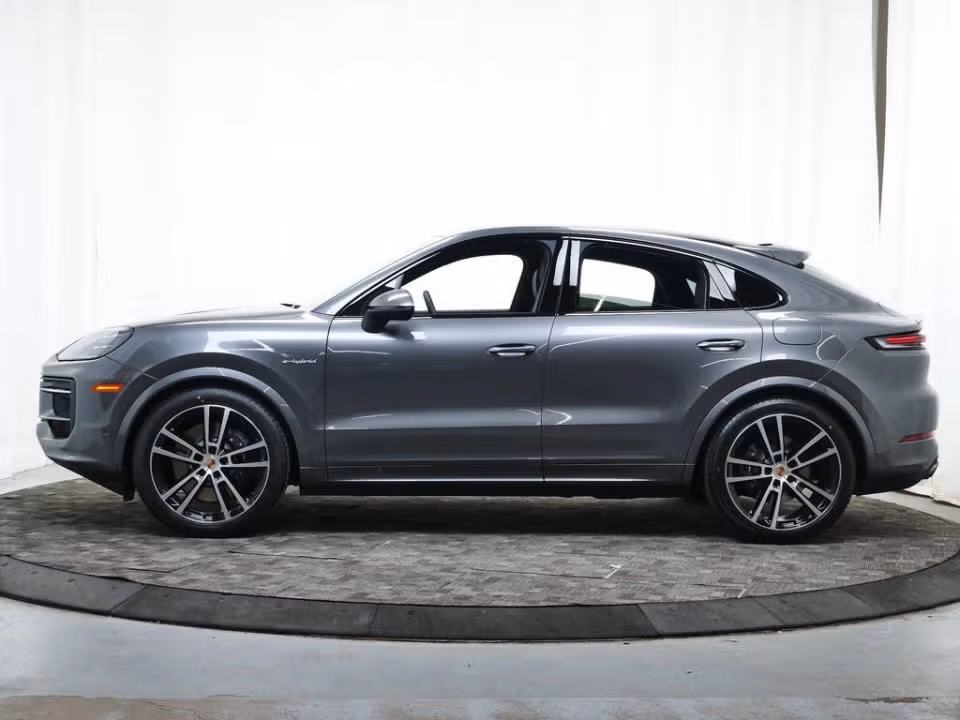 2026 Porsche Cayenne Coup E-Hybrid - Photo 11