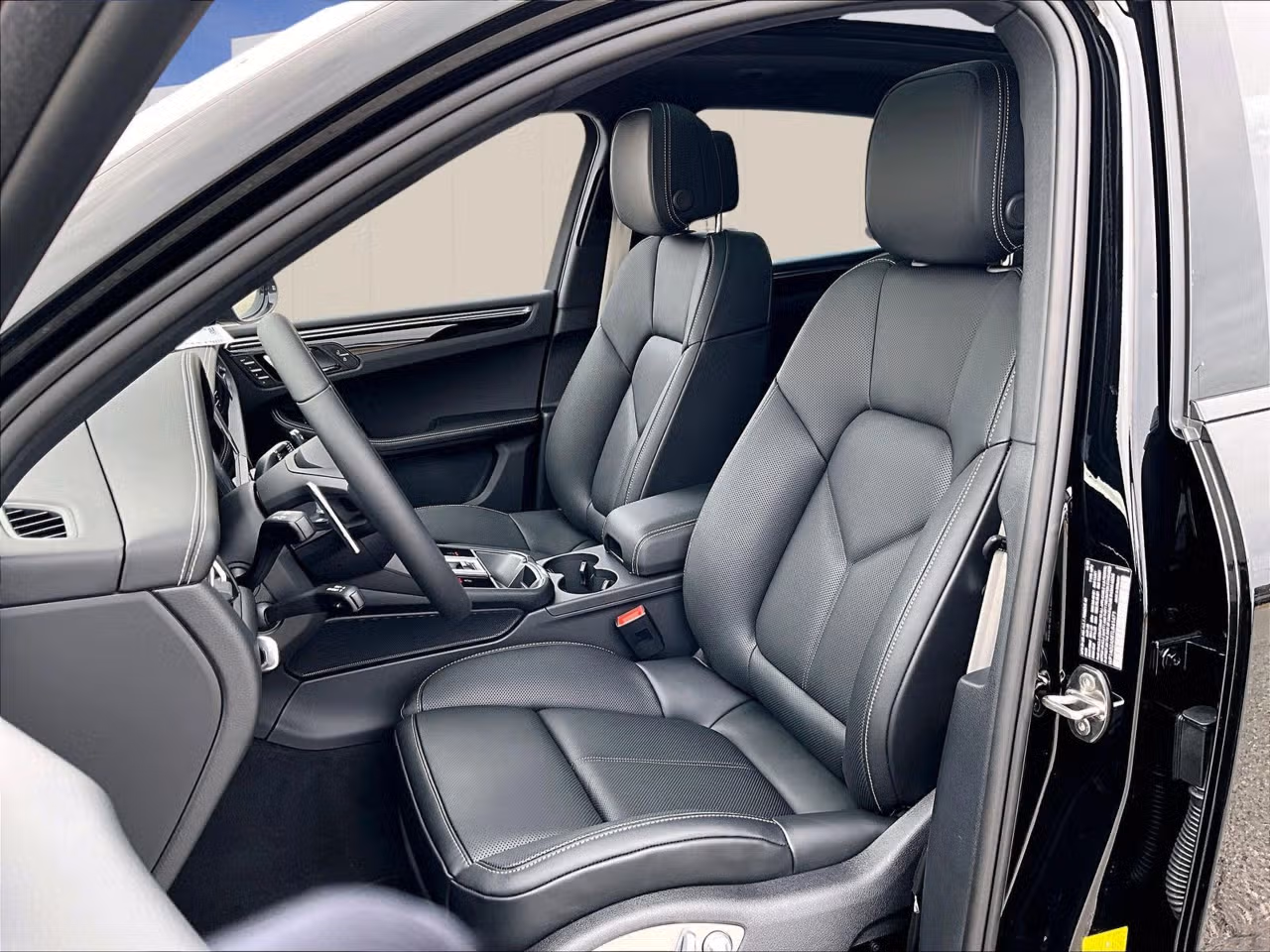 2026 Porsche Macan S - Photo 36