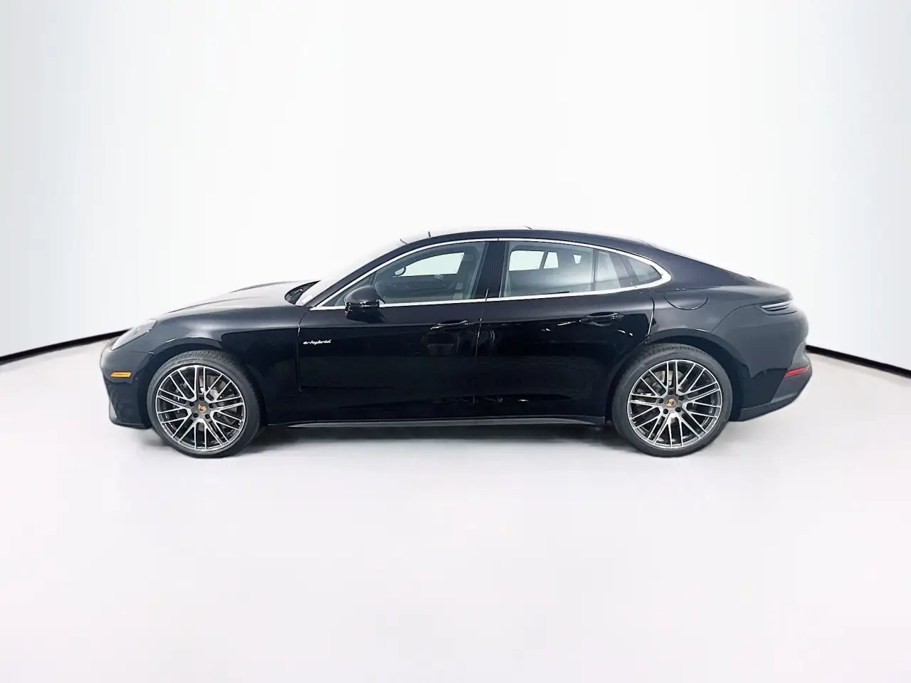 2026 Porsche Panamera 4 E-Hybrid - Photo 16