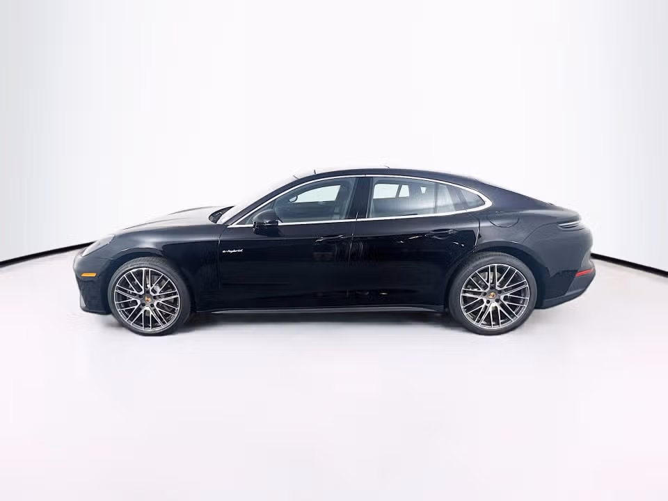 2026 Porsche Panamera 4 E-Hybrid - Photo 11