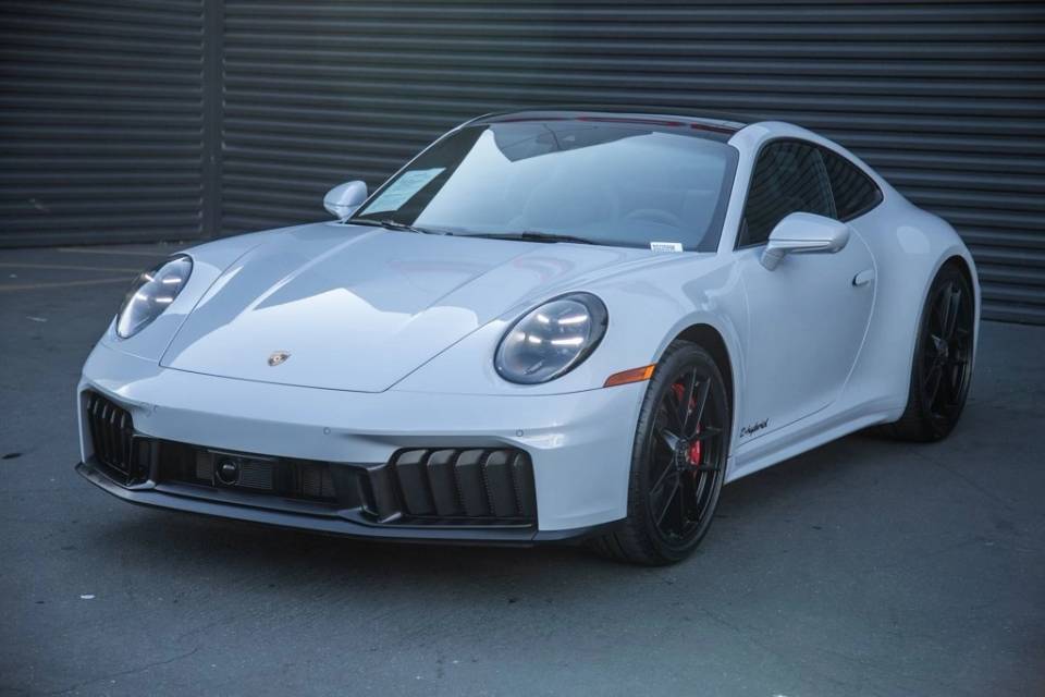 2025 Porsche 911 GTS
