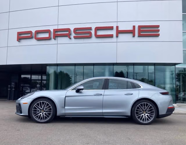 2025 Porsche Panamera Base - Photo 10