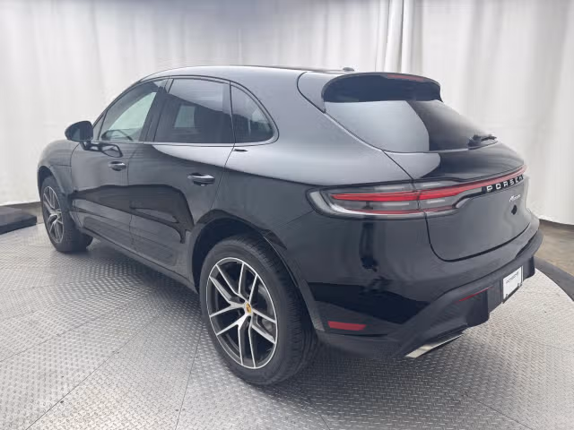 2025 Porsche Macan Base - Photo 18