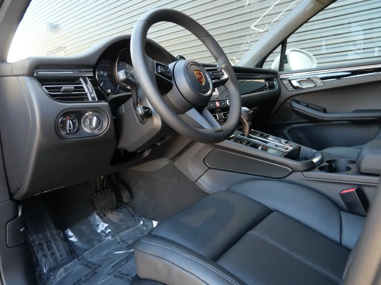 2026 Porsche Macan S - Photo 32